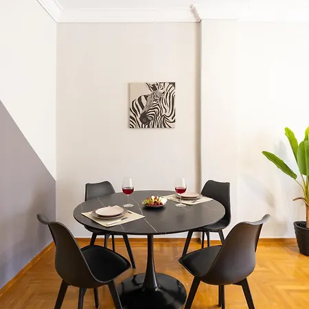 Big Stylish 2br Views 3 Min Walk To Sea Daire *