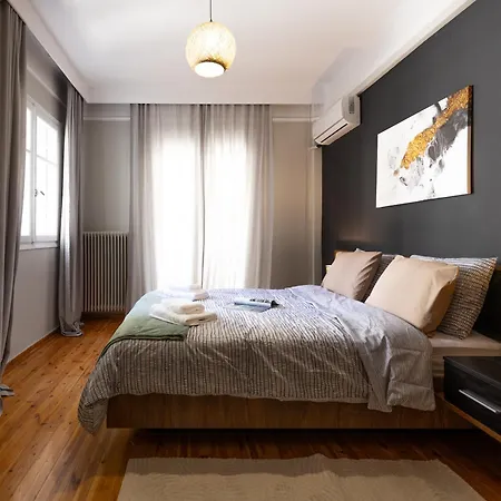 Big Stylish 2br Views 3 Min Walk To Sea