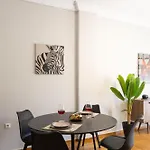 Big Stylish 2br Views 3 Min Walk To Sea شقة سالونيك