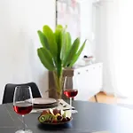 Big Stylish 2br Views 3 Min Walk To Sea