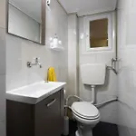 Big Stylish 2br Views 3 Min Walk To Sea سالونيك