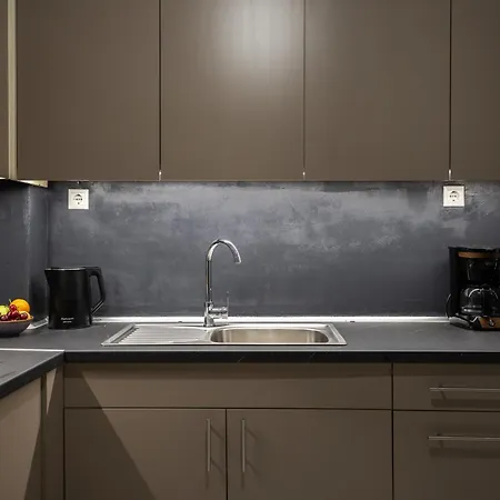 Apartment Big Stylish 2br Views 3 Min Walk To Sea *