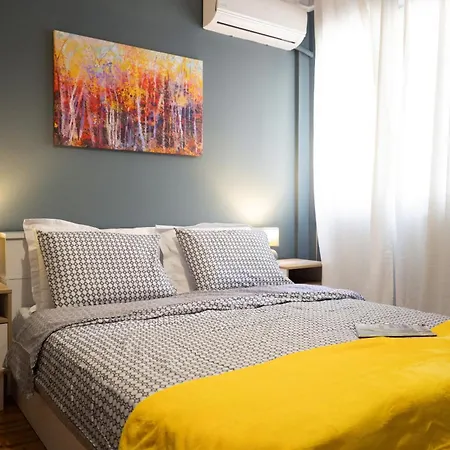 Big Stylish 2br Views 3 Min Walk To Sea *